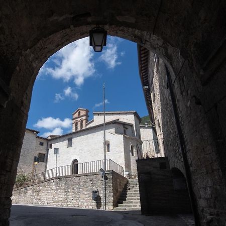 L'Ira Di Dante Villa Gubbio Buitenkant foto