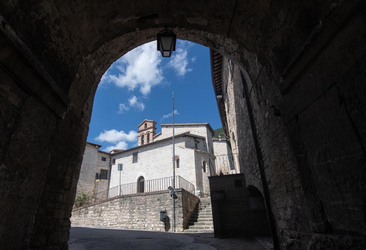L'Ira Di Dante Villa Gubbio Buitenkant foto