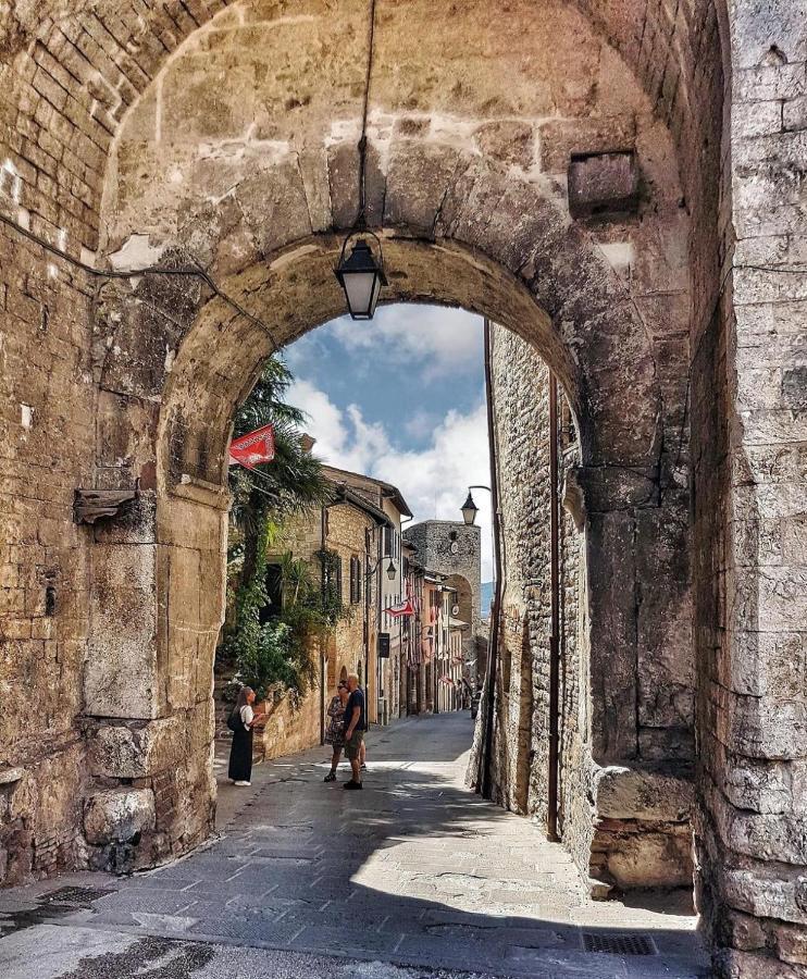 L'Ira Di Dante Villa Gubbio Buitenkant foto